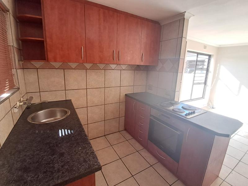 To Let 2 Bedroom Property for Rent in Peerless Park Western Cape